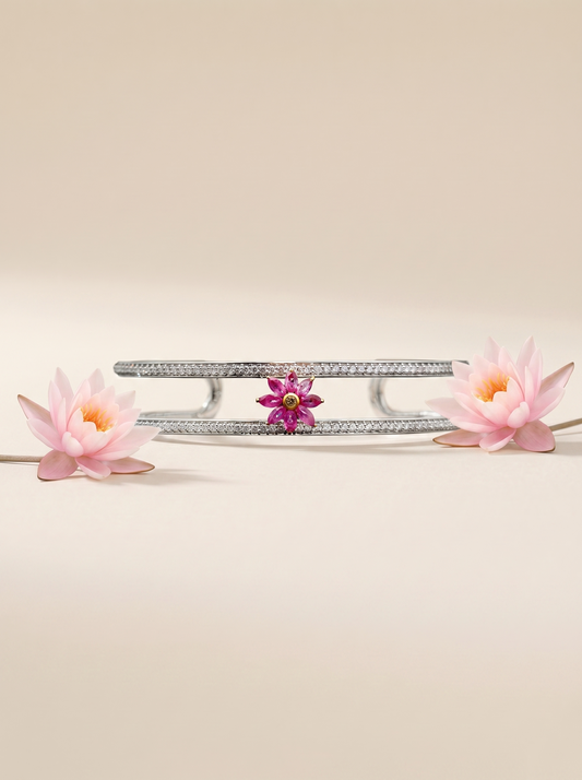 Water Lily Signature diamond bracelet